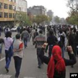 وقايع روز: ژيلا بنی يعقوب ميگويد روزنامه نگاران ايرانی جز فعاليت حرفه ای خود جرمی مرتکب نشده اند