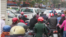 Cảnh ùn tắc thường xuyên xẩy ra trên các đường phố ở Hà Nội dịp giáp Tết, kể cả trên các tuyến đường một chiều.