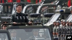 中国国家主席习近平2017年6月30日在香港石岗营地检阅中国人民解放军驻香港部队。