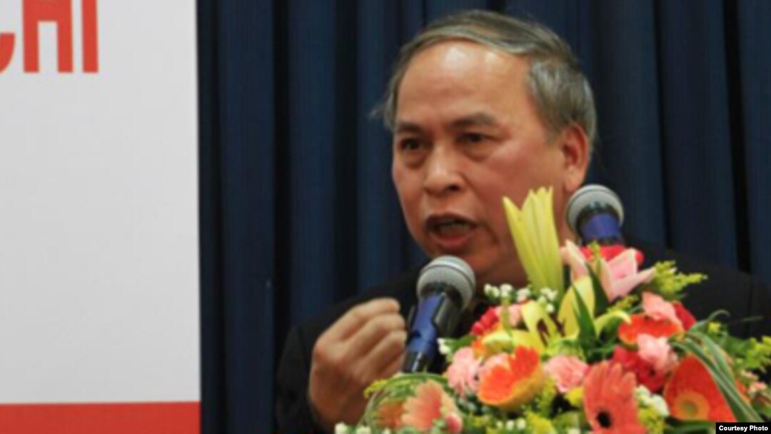 Blogger Phạm Viết Đào dijatuhi hukuman 15 bulan penjara karena memuat artikel terkait kritik terhadap pemerintah dalam blog-nya (Foto: dok).