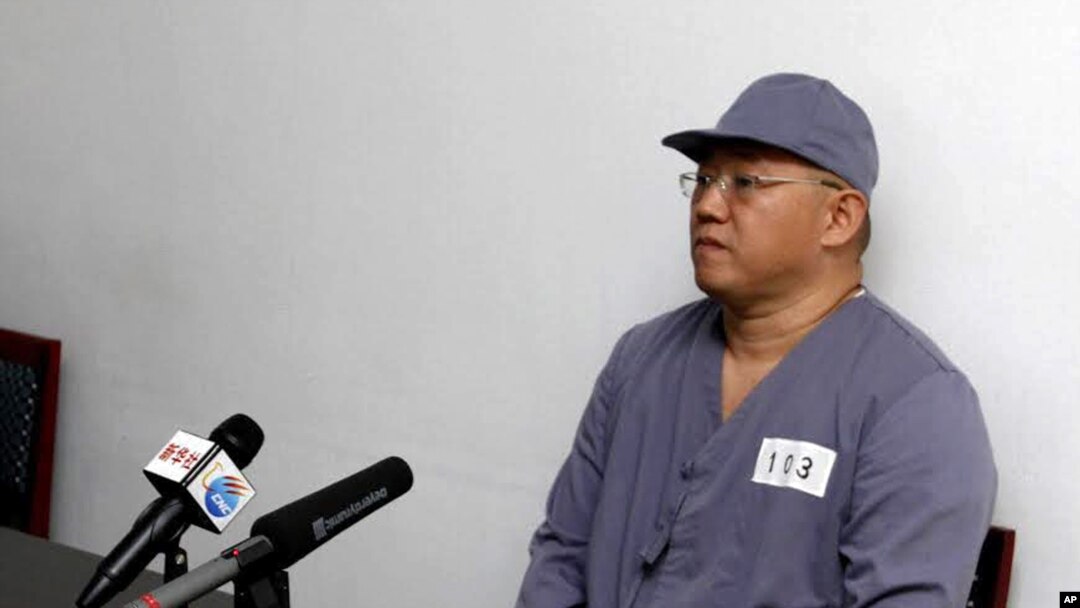 Misionaris Amerika Kenneth Bae berbicara kepada reporter di RS Pyongyang Friendship di Pyongyang, Korea Utara (20/1).