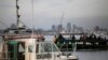 Des bateaux au port d'Abidjan, le 23 avril 2013. (Photo: REUTERS/Thierry Gouegnon)