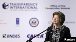 Kepala Transparency International Huguette Labelle dalam sebuah acara di Brasilia. (Foto: Dok)