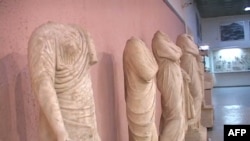 Në Tiranë ekspozohet busti i atletit të panjohur