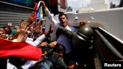Leopoldo López se entregó a las autoridades el pasado 18 de febrero y se encuentra recluido en la cárcel de Ramo Verde en las afueras de Caracas.