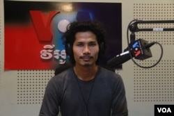 Thul Rithy, co-founder of Cambodia-branded laptop, Koompi, during VOA Khmer's Hello VOA Science and Tech radio call-in show in Phom Penh, August 30, 2018. (Lim Sothy/VOA Khmer)