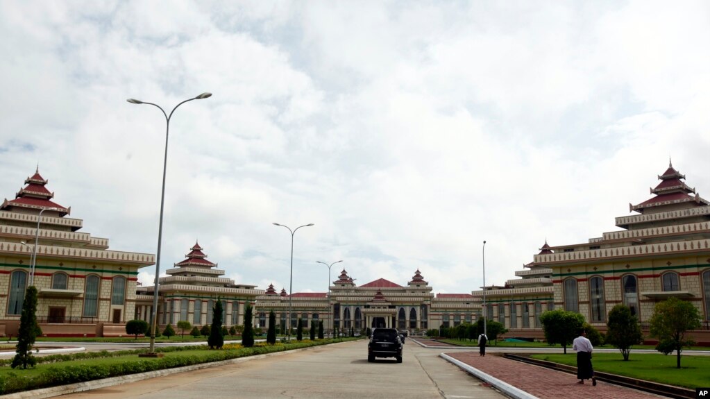 ေနျပည္ေတာ္ အစိုးရရံုးမ်ား