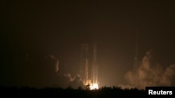 Long March-7 rocket carrying Tianzhou-1 cargo spacecraft lifts off from the launching pad in Wenchang, Hainan province, China, April 20, 2017. 