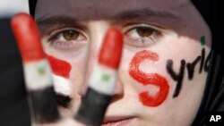 Αποχωρούν οι δυνάμεις ασφαλείας από την πόλη Ταλκαλάχ στη Συρία