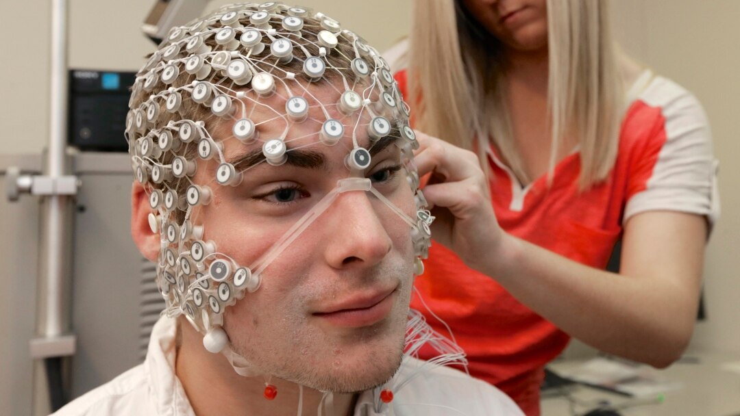 what does eeg stand for