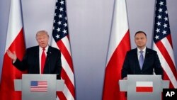 Le président américain Donald Trump et le président polonais Andrzej Duda à Varsovie le 6 juillet 2017. (AP/Evan Vucci) 