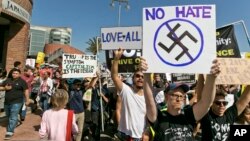 Manifestación contra el racismo en Los Angeles.