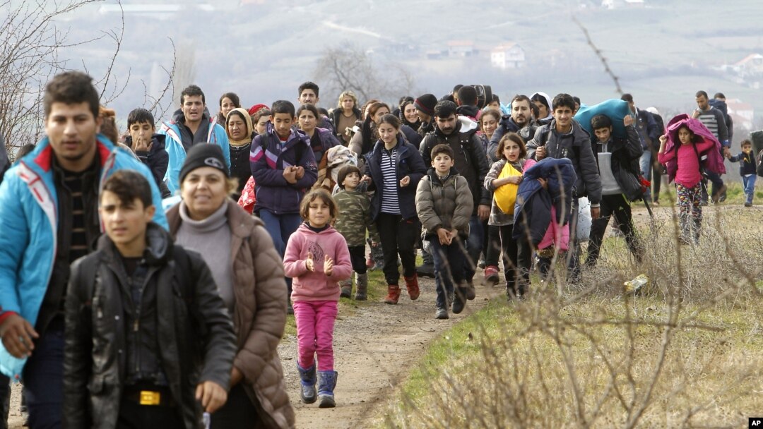 Migranti iz Avganistana na granici Makedonije i Srbije