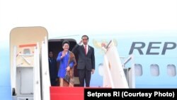 Presiden Joko Widodo bertolak dari bandara Halim Perdanakusuma Rabu pagi (5/7) dan singgah di Turki sebelum melanjutkan perjalanan ke Hamburg. (Foto: Courtesy : Setpres RI)