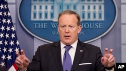 Basado en información de Fox News, el vocero de la Casa Blanca, Sean Spicer, dijo el jueves que la agencia de espionaje británica GCHQ estuvo involucrada en la presunta interferencia telefónica a Trump Tower.