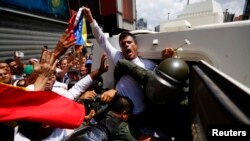 Leopoldo López se entregó a las autoridades venezolanas el pasado 18 de febrero y se encuentra preso en la cárcel militar de Ramo Verde.