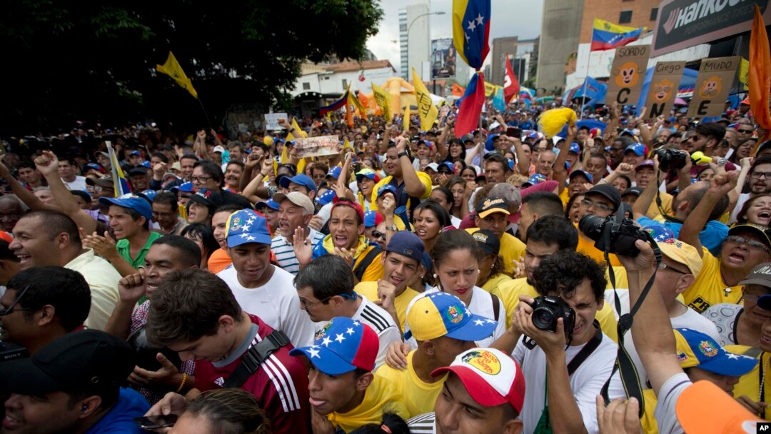 Unjuk rasa menentang pemerintah Presiden Nicolas Maduro. Caracas, Venezuela. (AP Photo/Ariana Cubillos)