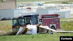 De acuerdo a la policía la aeronave, una avioneta Piper PA-46 trataba de aterrizar. [Foto: Cortesía, Boulder Daily Camera].
