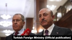 Rusya Dışişleri Bakanı Sergei Lavrov ve Türkiye Dışişleri Bakanı Mevlüt Çavuşoğlu Moskova'da bir araya geldi (arşiv)