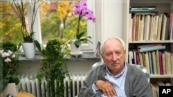 瑞典诗人托马斯·特兰斯特勒默获得诺贝尔文学奖