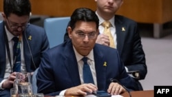 Duta Besar Israel untuk PBB Danny Danon berbicara dalam pertemuan Dewan Keamanan PBB mengenai Badan Bantuan dan Pekerjaan PBB (UNRWA) di markas besar PBB di New York, Selasa 28 Januari 2025.