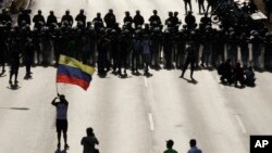 Las protestas no han parado en las calles de Caracas desde las elecciones presidenciales en donde Nicolás Maduro logró la victoria por un estrecho margen. 