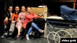 Scena iz predstave "Brod za lutke" (snp.org.rs)