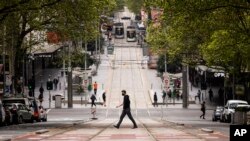 Bourke Street di Melbourne terlihat lengang di tengah pandemi COVID-19, Kamis, 30 September 2021. (Daniel Pockett/AAP Image via AP)