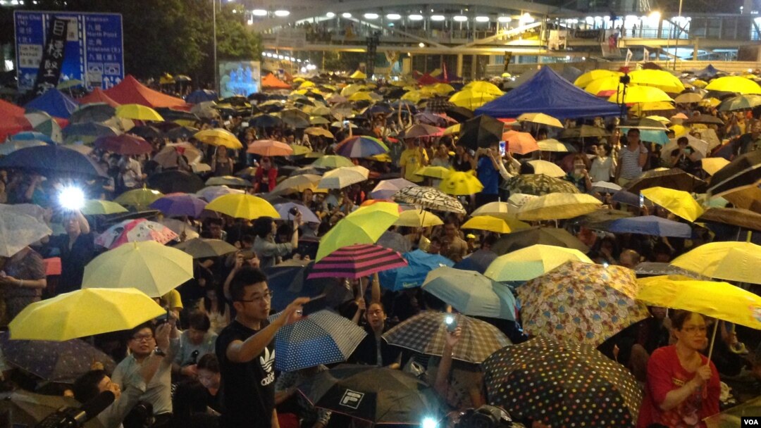 香港雨伞运动满月（美国之音海彦拍摄） 
