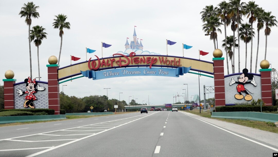 Taman hiburan Walt Disney World di Lake Buena Vista, Florida harus tutup akibat pandemi Covid-19. 