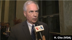 Republican Congressman Tom McClintock speaks to VOA Persian at an Organization of Iranian American Communities event at the Rayburn House Office Building in Washington, Dec. 11, 2018.