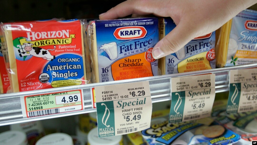 Beberapa produk yang diproduksi oleh perusahaan Kraft Heinz Co di California (foto: ilustrasi).