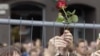 Десятки тысяч норвежцев пришли почтить память погибших