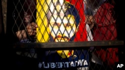 “Solo con movilización popular rescataremos nuestra libertad y democracia” escribió desde la cárcel el líder opositor Leopoldo López.