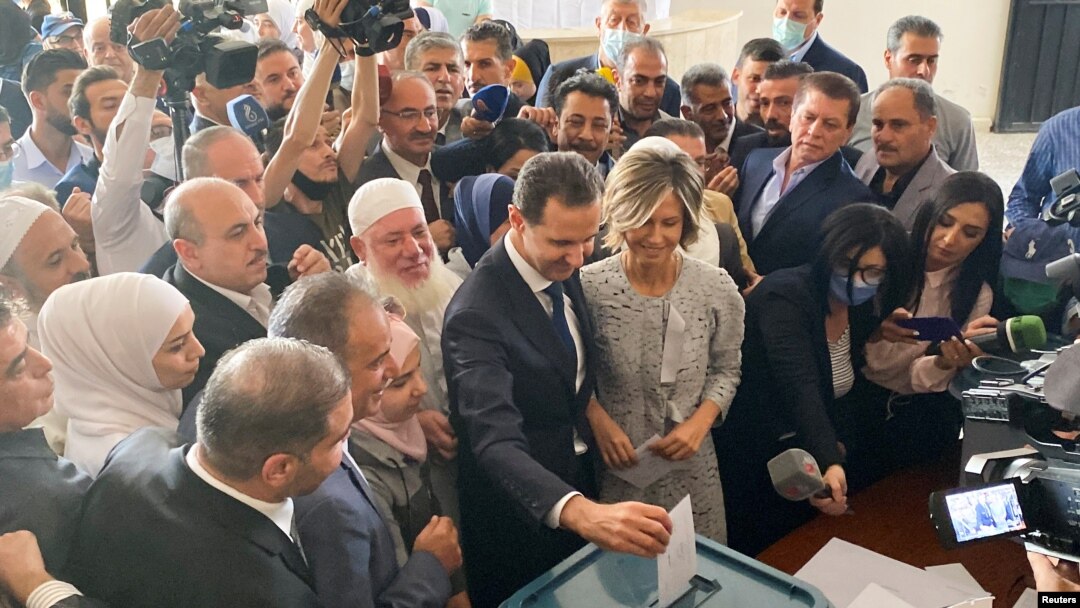 Predsednik Sirije Bašar el Asad glasa na izborima