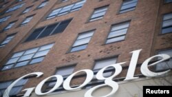  La velocidad de la fibra óptica instalada por Google podría obligar a la competencia a expandir sus servicios.