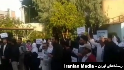 تجمع کادر درمان در بیمارستان رازی اهواز