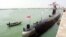 在中国青岛军港停泊的中国海军潜水艇 （资料照片）