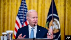 Presiden AS Joe Biden berbicara dalam sebuah rapat bersama Dewan Kompetisi untuk masalah perekonomian dan harga di Gedung Putih, Washington, pada 1 Februari 2023. (Foto: AP/Andrew Harnik)