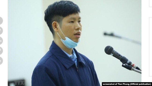 Nhà tranh đấu Trịnh Bá Phương tại phiên tòa ở Hà Nội hôm 15/12/2021.