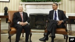 Presiden Barack Obama bersama Presiden Tunisia Beji Caid Essebsi (saat itu masih menjabat sebagai Perdana Menteri), dalam kunjungan kenegaraannya ke Gedung Putih, Washington, 7 Oktober 2011 (Foto: dok). 