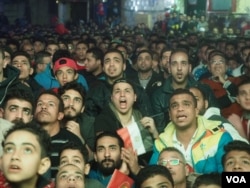 Egyptian soccer fans in Shubra district, Cairo, feel upset after Cameroon defeated Egypt in the African Nations Cup final in Gabon, Sunday, Feb 5, 2017. (H. Elrasam/VOA)