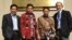 Iswandi Syahputra (kedua dari kanan) saat berkunjung ke kantor VOA di Washington DC bulan Maret 2013 (foto: dok).