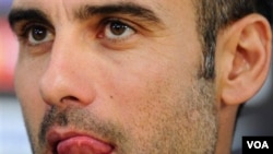 Pep Guardiola en conférence de presse en Espagne, le 9 avril 2010.