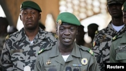 Kapten angkatan darat Mali Amadou Sanogo, pemimpin kudeta tahun 2012 dinaikkan pangkatnya menjadi jenderal, Rabu (15/8) beberapa hari setelah mantan perdana menteri Ibrahim Boubacar Keita dinyatakan sebagai presiden Mali (Foto: dok).