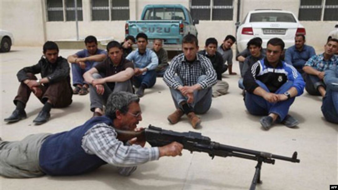 Yegulik, dori-darmon va ichimlik suviga muhtoj Misrata hali ham muxolifat qo’lida. Davlat rahbariga qarshi qo’zg’algan odamlar “taslim bo’lish yo’q” deydi