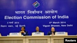 India's Chief Election Commissioner V.S. Sampath (C) listens to a reporter's question during a news conference to announce election dates, in New Delhi, March 5, 2014. 