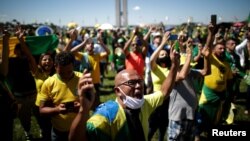 Apoiantes de Jair Bolsonaro em Brasília no domingo 