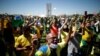 Partidarios del presidente brasileño, Jair Bolsonaro, durante una protesta por las medidas de confinamiento en Brasilia el 3 de mayo de 2020.