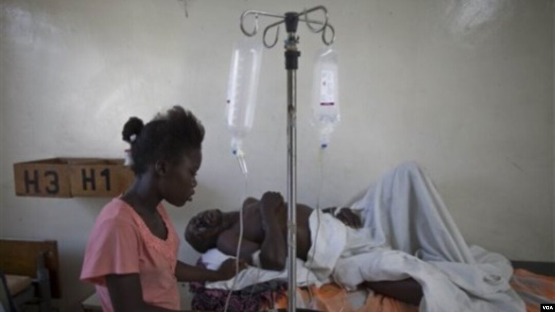 Penderita kolera menjalani perawatan di Haiti.